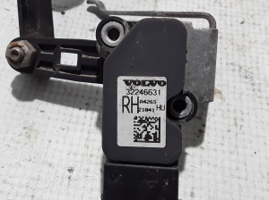 VOLVO S60 III (2018–2026) Andur tagumisel rummul 32246631 - 3