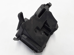 RENAULT Scenic (2003–2010) Kaitsmeploki hoidik kapoti all 8200438361 - 2