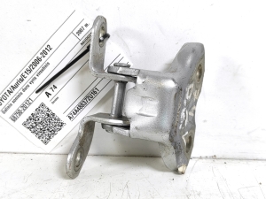 TOYOTA Auris E15 (2006–2012) Rear side door upper hinge 68750-20121 - 2