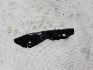  Front bumper bracket 