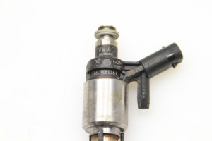  Fuel injector 