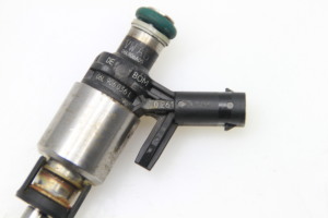  Fuel injector 