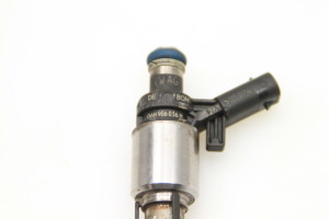  Fuel injector 