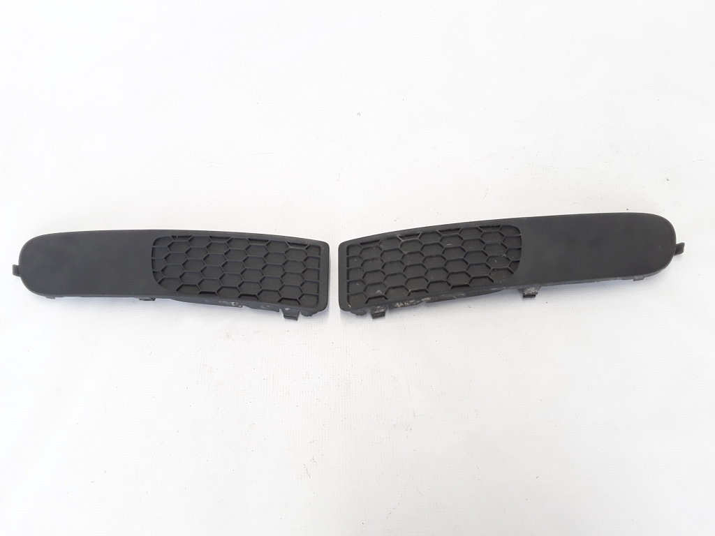 VOLVO S80 2 generation (2006-2020) Front Bumper Lower Grill 30678421, 30655109, 30655108 21072383