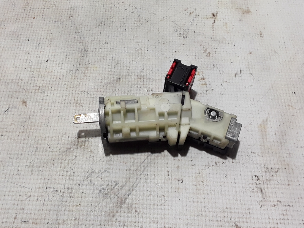 Used Opel Vivaro Ignition switch 487009186R