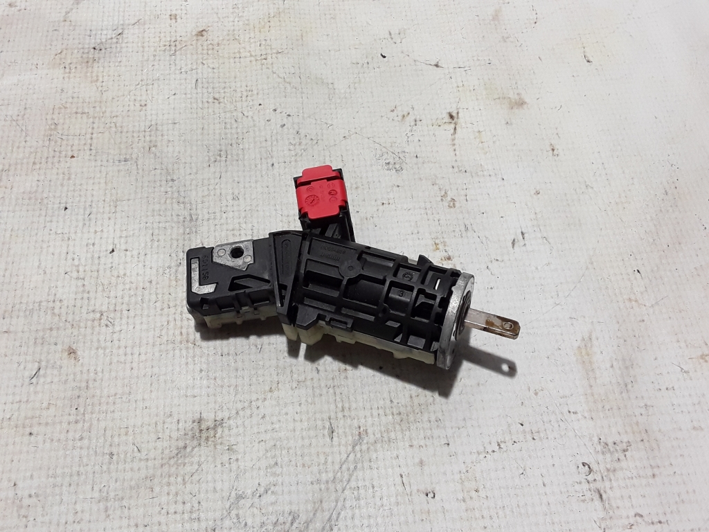 Used Opel Vivaro Ignition switch 487009186R