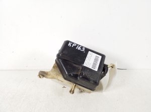  Sicherungskastenhalter unter der Motorhaube  - 82741-52010 
