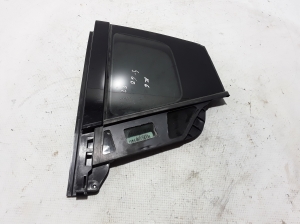 Rear door quarter glass - 31442964