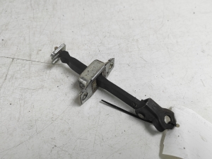 TOYOTA Yaris Verso (1999–2006) Rear side door opening limiter 68630-52020 - 2