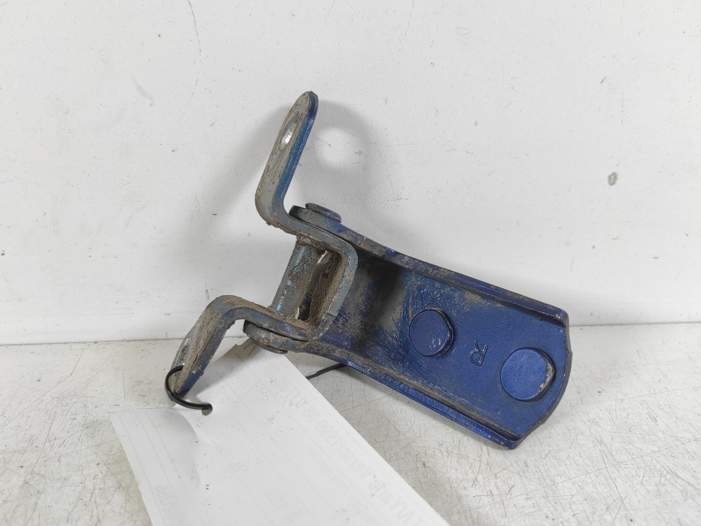 TOYOTA Yaris Verso (1999–2006) Rear side door lower hinge 68770-52011 TOYOTA Yaris Verso (1999–2006) Rear side door lower hinge 68770-52011