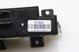 Hyundai ix35 (2009–2015) Heated seat switch 933102Y100 - 3