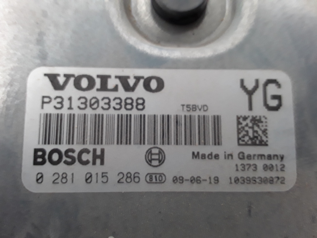 VOLVO XC70 2 generation (2000-2007) Блок керування двигуном ECU 31303388 21072373
