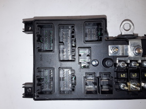 VOLVO XC70 (2000–2007) Kaitsmekarp salongis 8678449 - 2