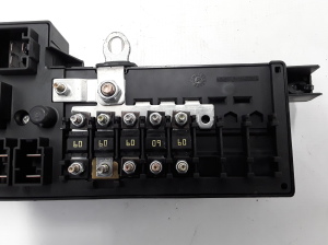 VOLVO XC70 (2000–2007) Kaitsmekarp salongis 8678449 - 5