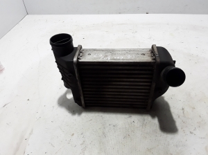 AUDI A6 C6 (2004–2011) Vahejahuti radiaator 4F0145806AA - 3