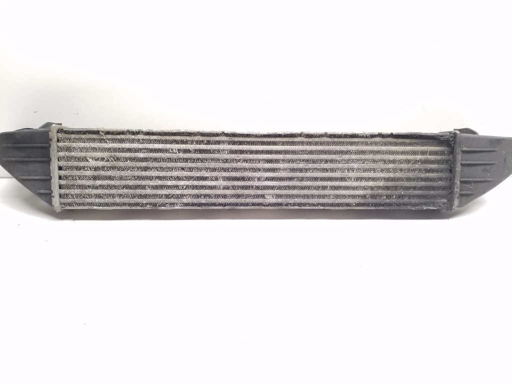 Mercedes Benz CLK-Class 209 (2002–2009) Vahejahuti radiaator A2035000600 Mercedes Benz CLK-Class 209 (2002–2009) Vahejahuti radiaator A2035000600