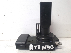 TOYOTA Avensis T22 (1997–2003) Mass air flow sensor 22204-27010 - 3