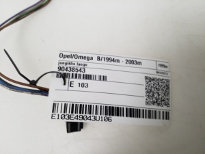 Opel Omega B (1994–2003) Aizmugurējo sānu durvju stikla slēdzis 90438543 - 2