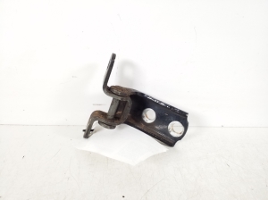 Charnière de porte latérale arrière inférieure - 68770-05020
