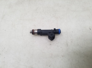  Fuel injector 