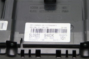 Skoda Yeti (2009–2017) Instrument cluster 5L0920940K - 4