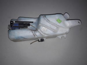 RENAULT Clio III (2005–2012) Scheibenwaschbehälter vorne 8200212701 - 2