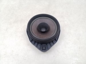   Rear side door speaker 