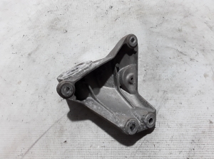 AUDI A6 C6 (2004–2011) Käigukasti kinnitus 4F0399113B - 2
