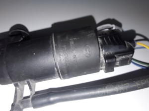 TOYOTA Yaris (2011–2020) Motor für Frontscheibenwaschanlage 853300F020 - 2