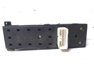 Hyundai Santa Fe (2006–2012) Priekšējo durvju stikla slēdzis 371490 - 2