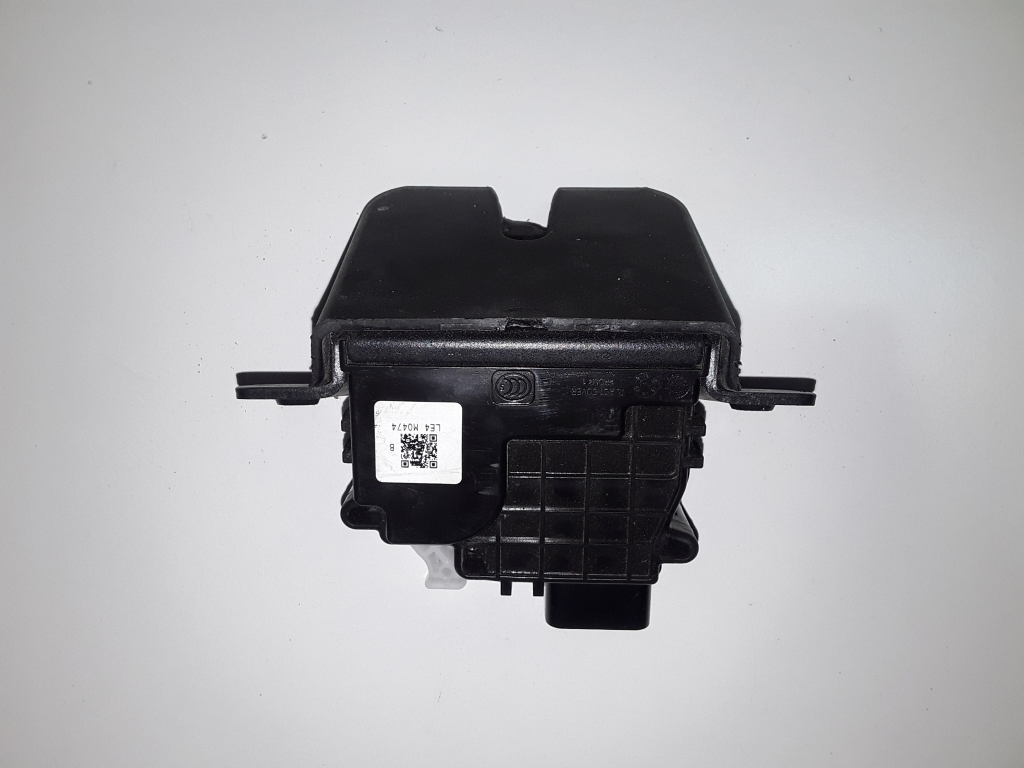 Used TOYOTA Yaris Trunk lid lock 81230D3000