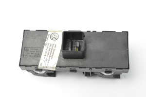 Volkswagen Passat B7 (2010–2014) Esiukse klaaslüliti 3AC868348 - 2