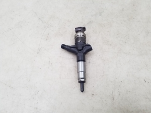 Subaru Outback (2003–2009) Fuel injector 16613AA020 - 2