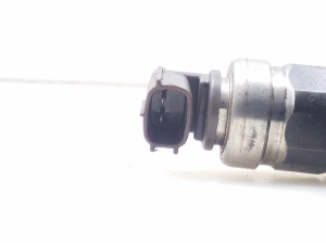 Subaru Outback (2003–2009) Fuel injector 16613AA020 - 3