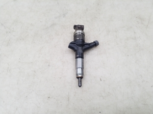 products.Fuel injector - 16613AA020