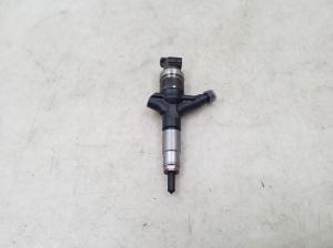 products.Fuel injector - 16613AA020