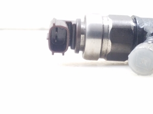 Subaru Outback (2003–2009) Fuel injector 16613AA020 - 5
