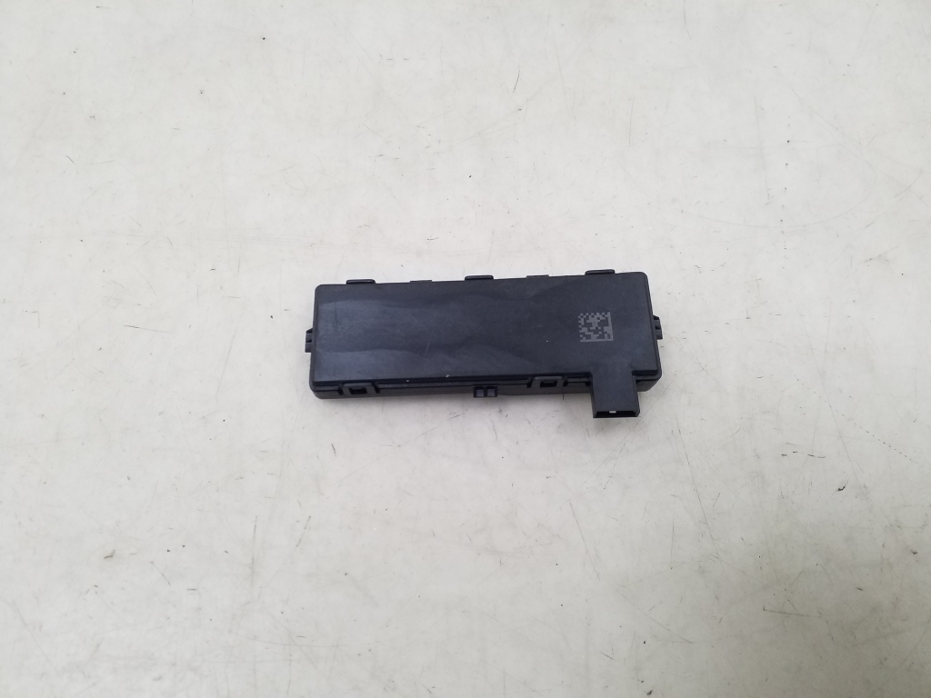 OPEL Insignia A (2008-2016) Centrālās atslēgas / bloķēšanas vadības bloks 13503204 24964335