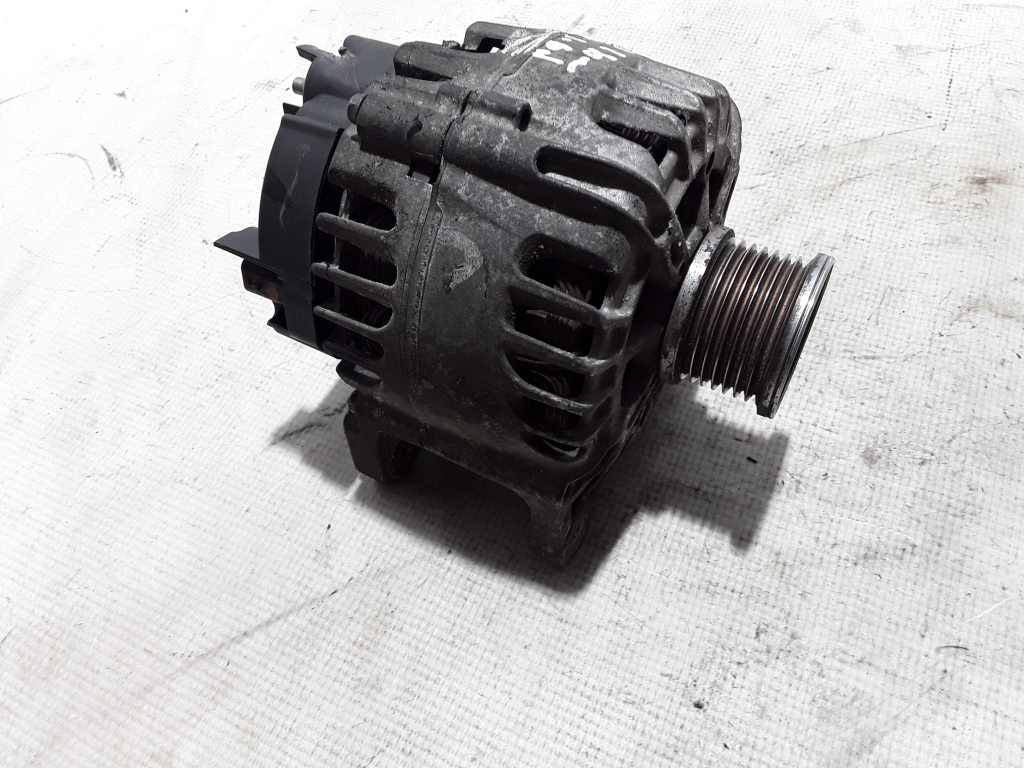 OPEL Vivaro B (2014-2019) Alternator 231008633R 21012656