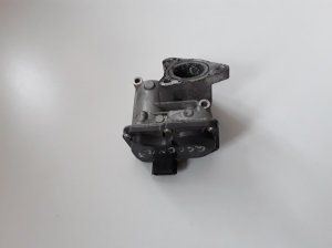  EGR valve 