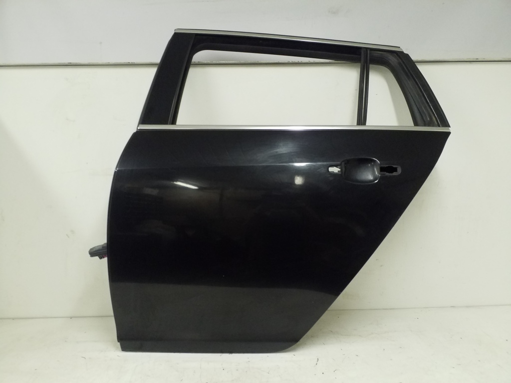 Used Opel Insignia Doors rear side and its details