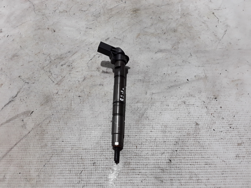 Used AUDI Q5 Fuel injector 03L130277