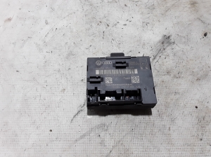  Rear side door control unit 