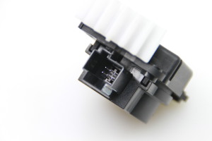 Opel Mokka (2012–2020) Salongi soojenduse klapi mootor 13372966 - 3