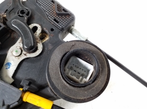 TOYOTA Matrix E13 (2001–2008) Rear side door lock 69050-01031 - 3