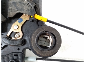 TOYOTA Matrix E13 (2001–2008) Türschloss hinten 69060-01031 - 2