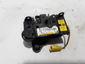 Hood latch - 7184442