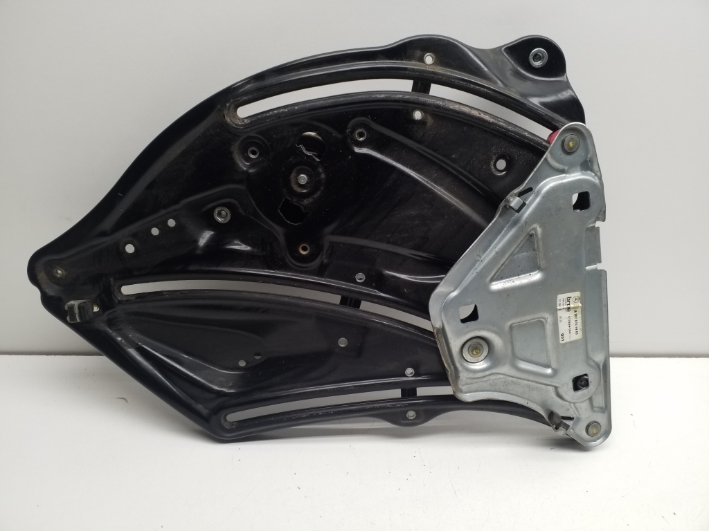 Mercedes Benz E-Class W207 (2009–2017) Rear fork windscreen lifter and its components A2076701403 Mercedes Benz E-Class W207 (2009–2017) Rear fork windscreen lifter and its components A2076701403