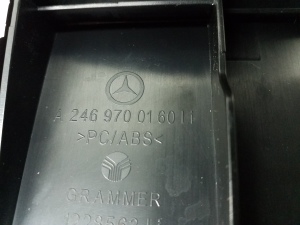 Mercedes Benz B-Class 246 (2011–2017) Sonstiges Teil des Rücksitzes A2469700160 - 3