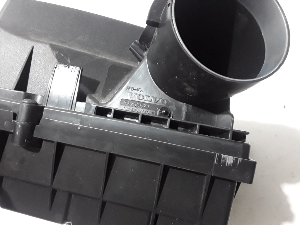 Used VOLVO XC90 Air filter housing 32283671